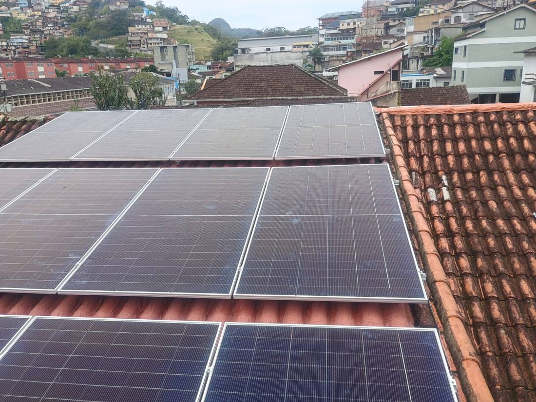 Telhado colonial na cidade
